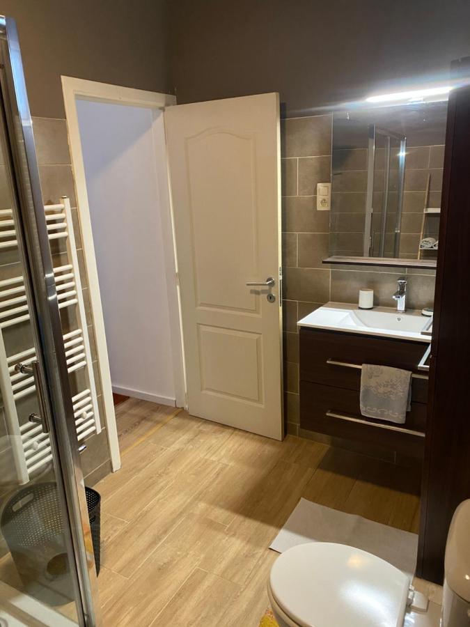 Superbe Appartement Charleroi Eksteriør billede